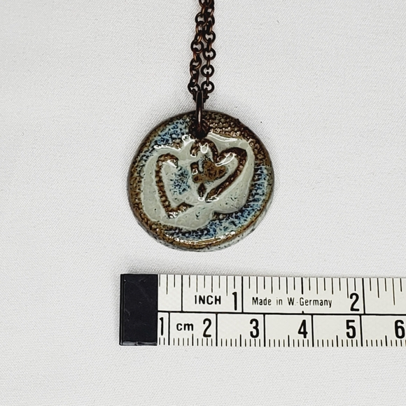 Vintage Artisan Double Heart Print Ceramic Necklace with Copper Coloured Chain - Picture 7 of 7